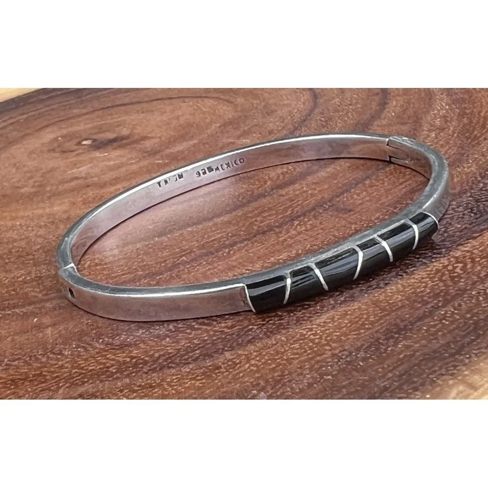 Vtg TAXCO Mexico Black Onyx Inlay Bangle Bracelet 925 Sterling Silver Hinged 24g